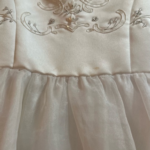 white flower girl dress with sash - Picture 5 of 6